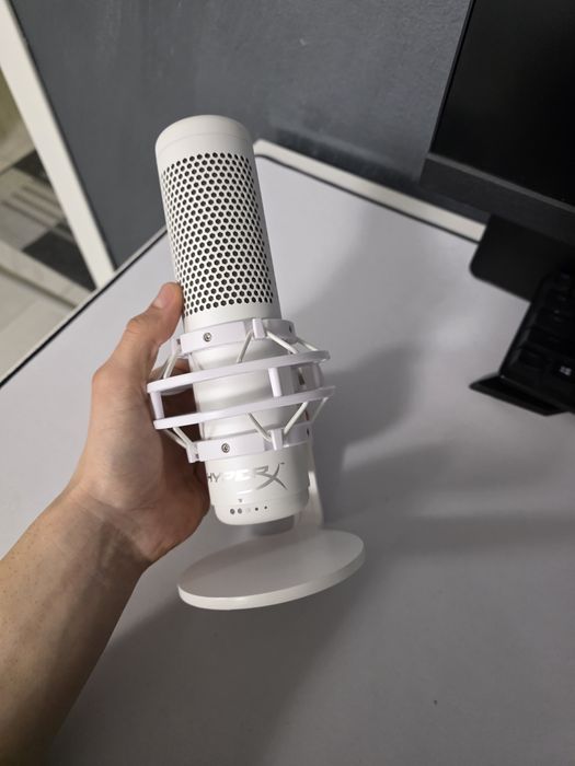 Микрофон HyperX Quadcast S Бял