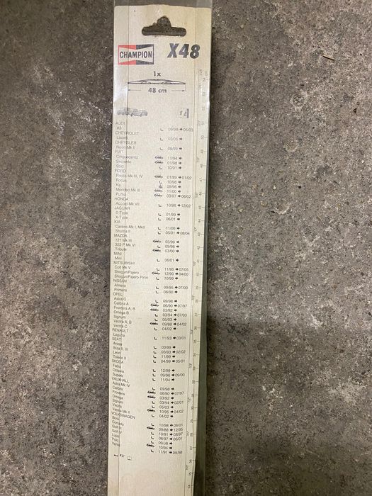 Продавам автомобилна чистачка “Champion”