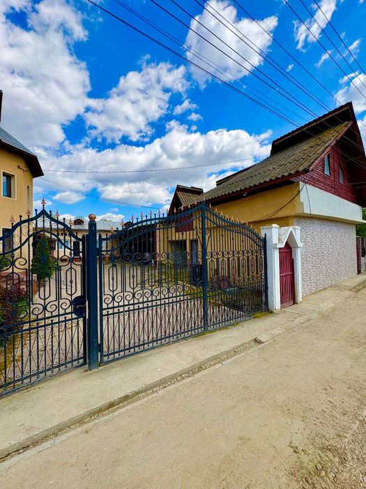 Casă de vânzare!