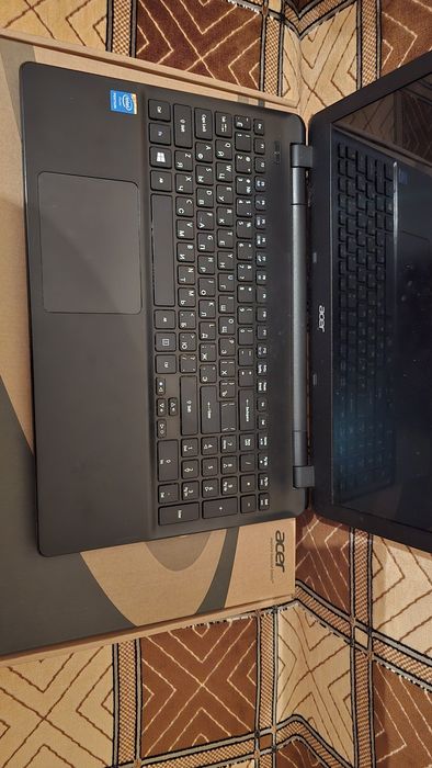 Ноутбук acer на запчасти.