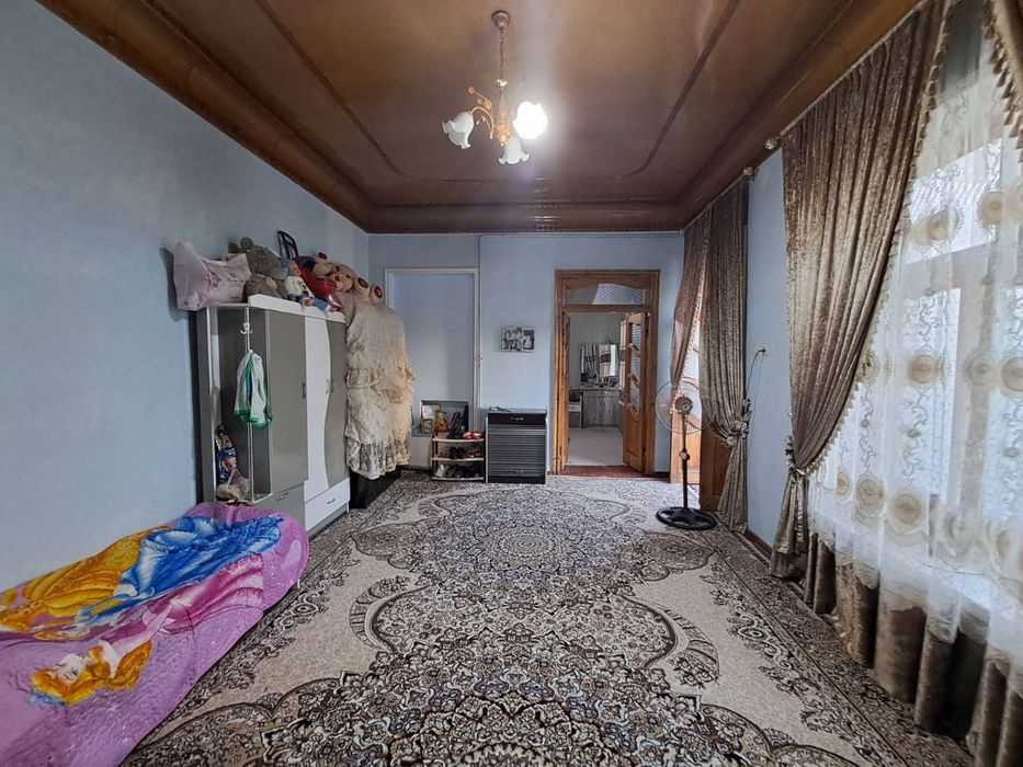 Ховли уй-жой сотилади