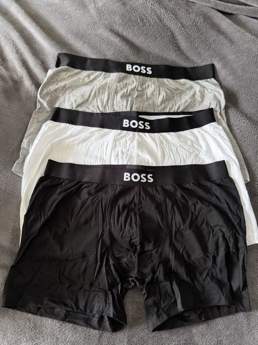Boss set 3 boxeri lungi alb-gri-negru marimea  L noi originali