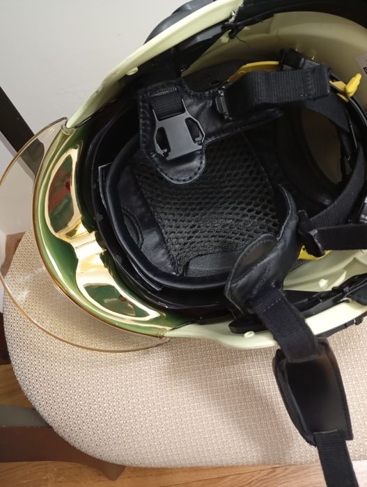 Пожарникарска каска