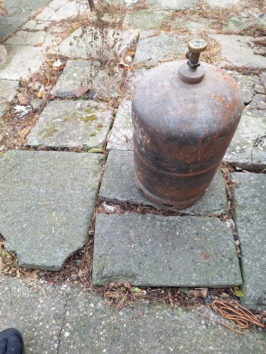 Vand una bucata butelie neagra