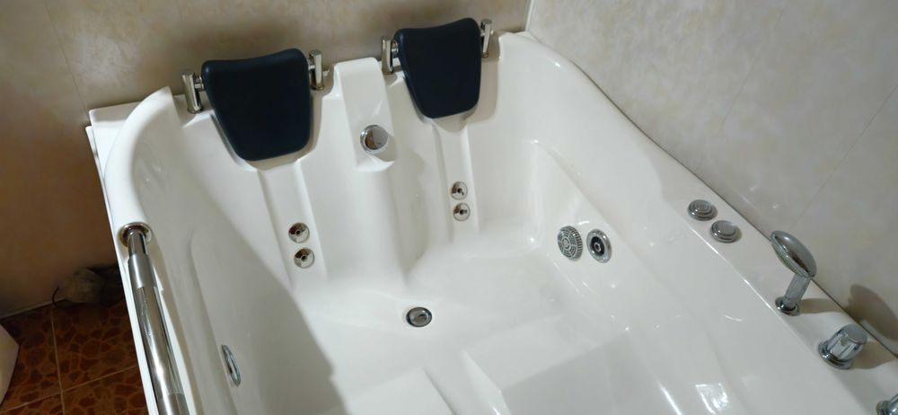 Жакузи двухместная