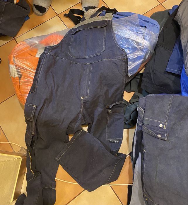 Lichidare de stoc salopete la  reducere