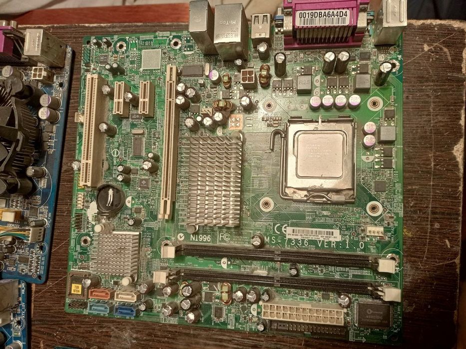 материнская плато от ПК