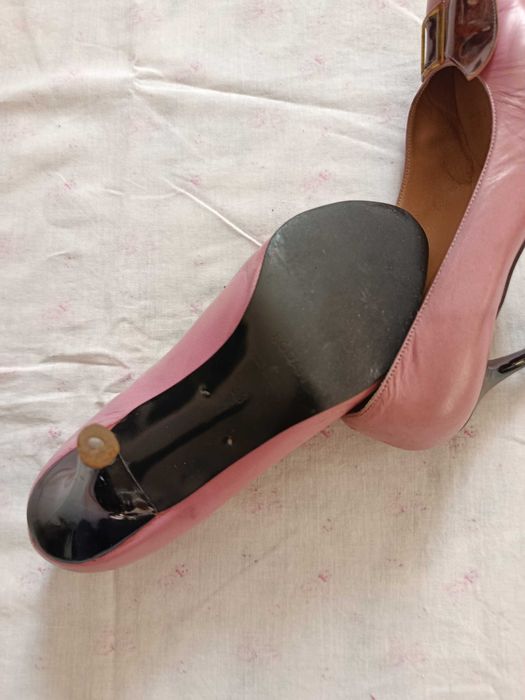 Продам женские туфли.