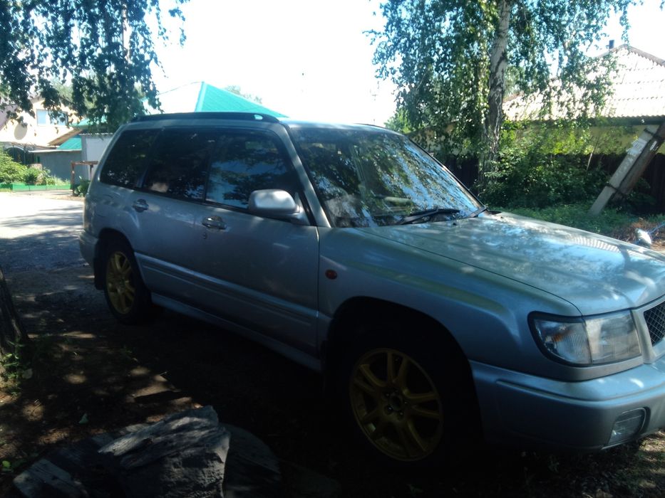 Субару форестер в хорошем состояний