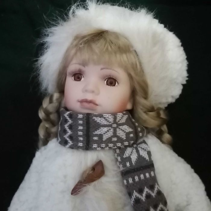 Papusa  din ceramica,de colectie