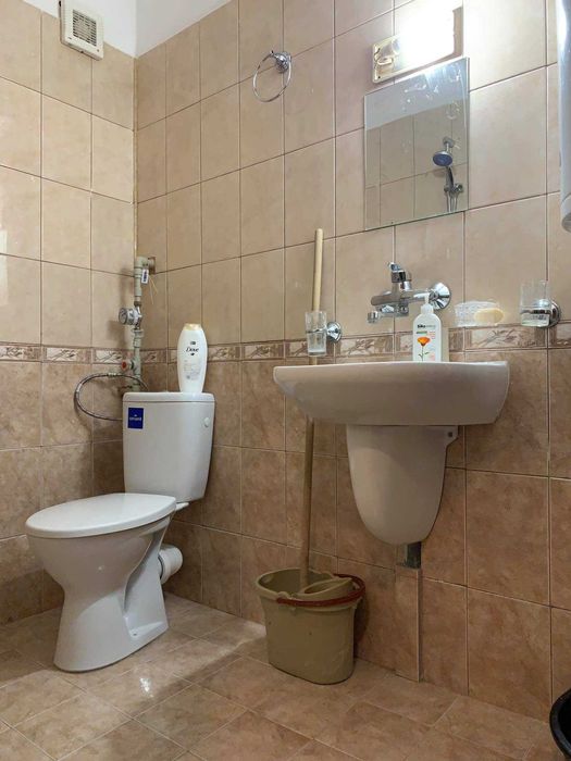 Дава се под наем Двустаен апартамент в Бургас, Център - 45 кв.м за 204 € - Снимка #2