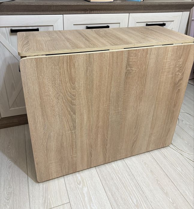 Продаю Стол - Книжку