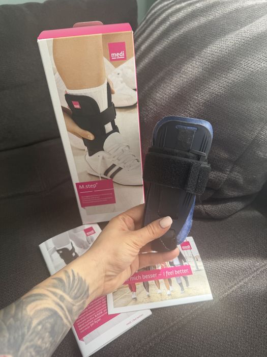 Стабилизиращи твърди кори за глезен – M Step Ankle Brace