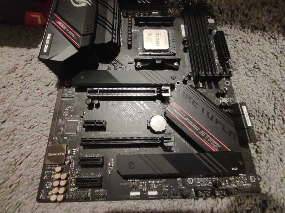 AMD Ryzen 7 5700X3D 8-Core 16-Thread 4.1GHz + ASUS ROG Strix B550-F Gaming AM4
