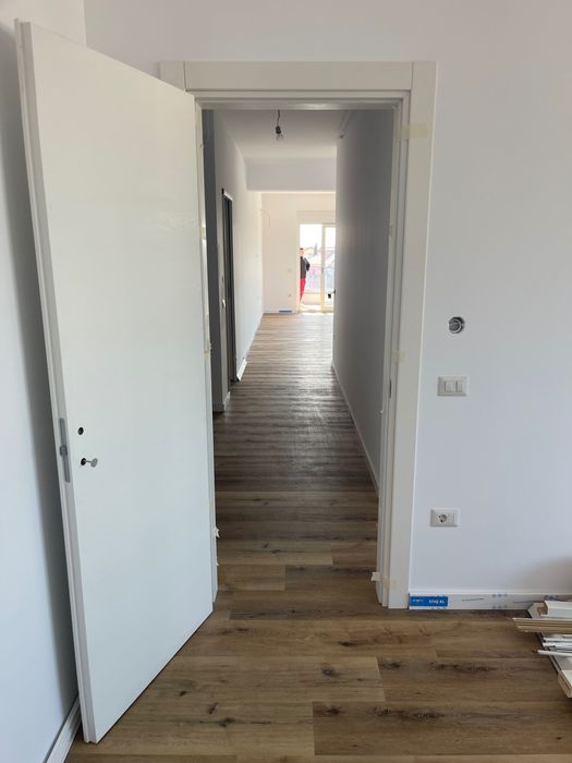 Vând apartament 3 camere împăratul Traian 82