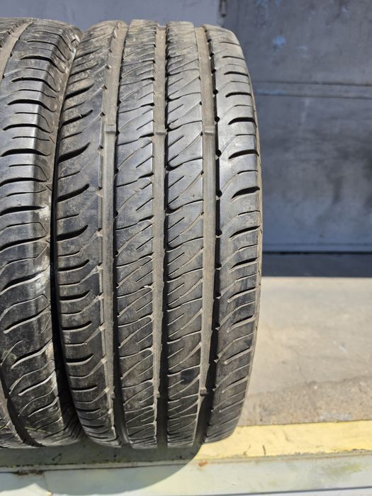 2 бр. летни гуми за бус  215/65/16C Uniroyal 7+ mm DOT 0920