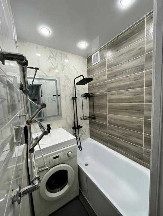 3ком.Клуб Строитель  56кв 1 эт из 5