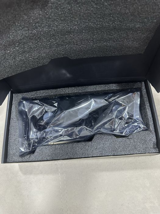 Продам видиокарту гигабайт ртх 4060