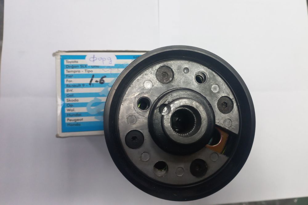 Фланец шлици волан нови Опел БМВ Киа Мазда  Форд Фиат Ауди Шкода Opel BMW Audi Skoda Kia Mazda Ford Fiat