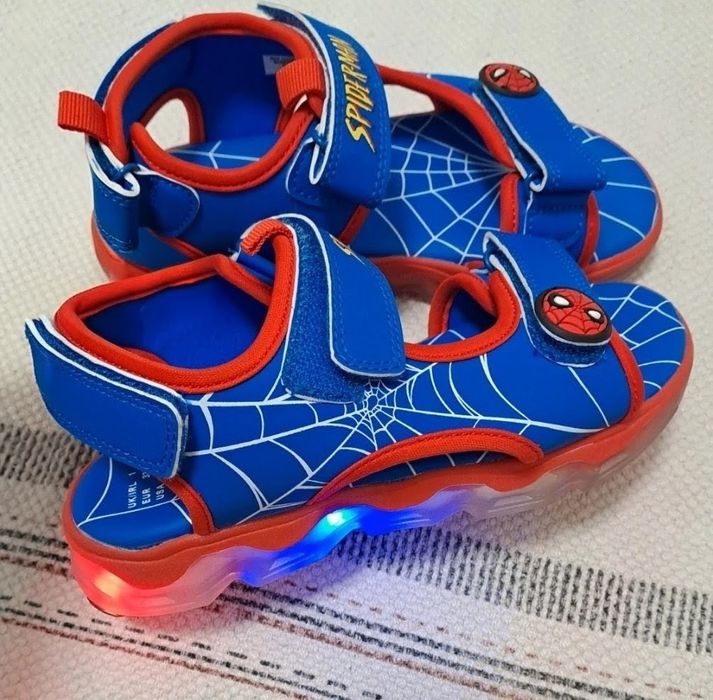 Sandale Spiderman cu luminite, noi. 34