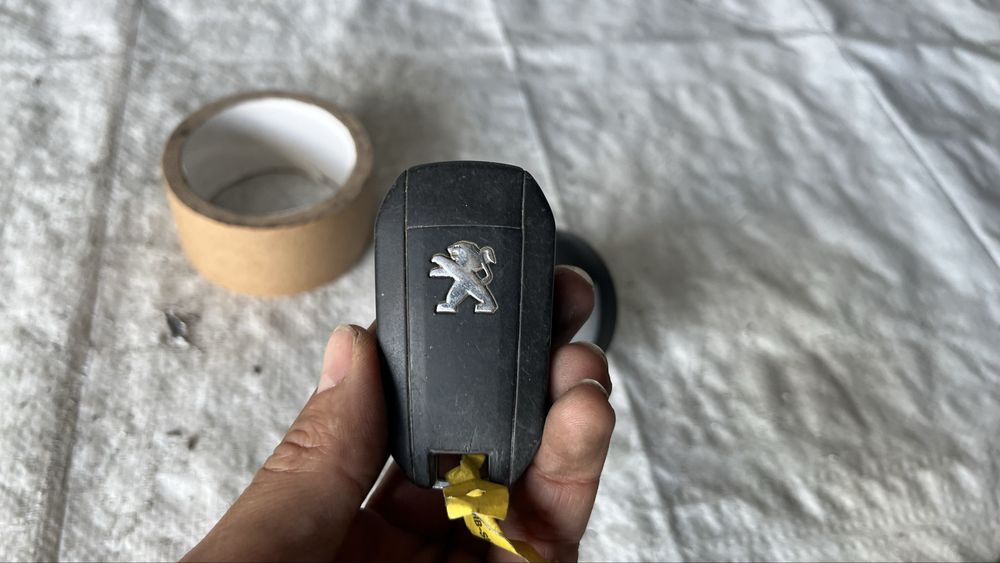 Ключ и капачка за резервоар Peugeot 308
