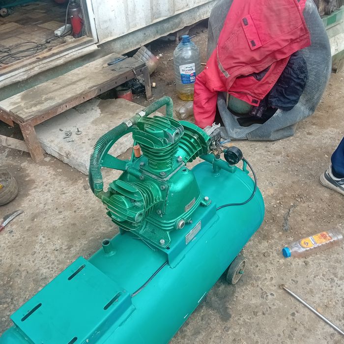 Продам компрессор в хорошем состоянии