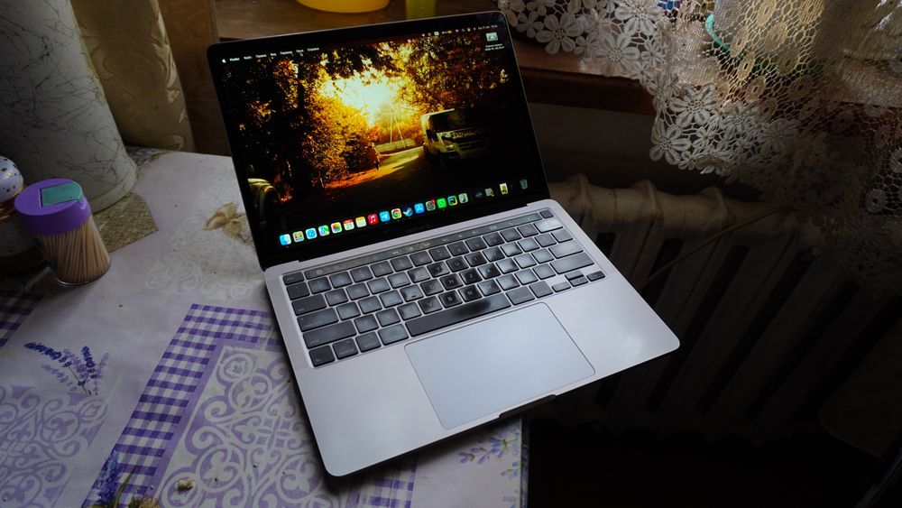 MacBook pro 13 inch 2020 core i5