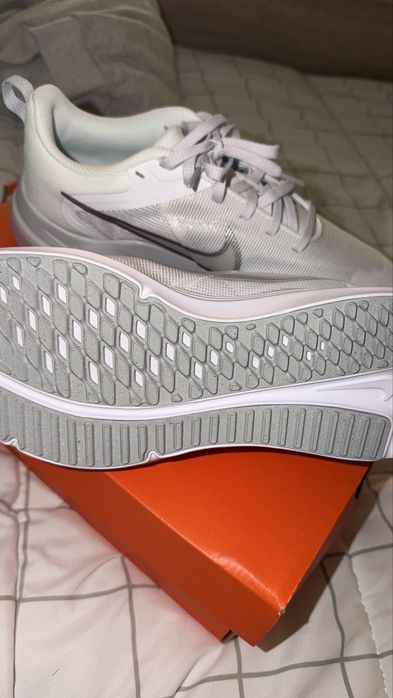 Чисто нови Nike обувки