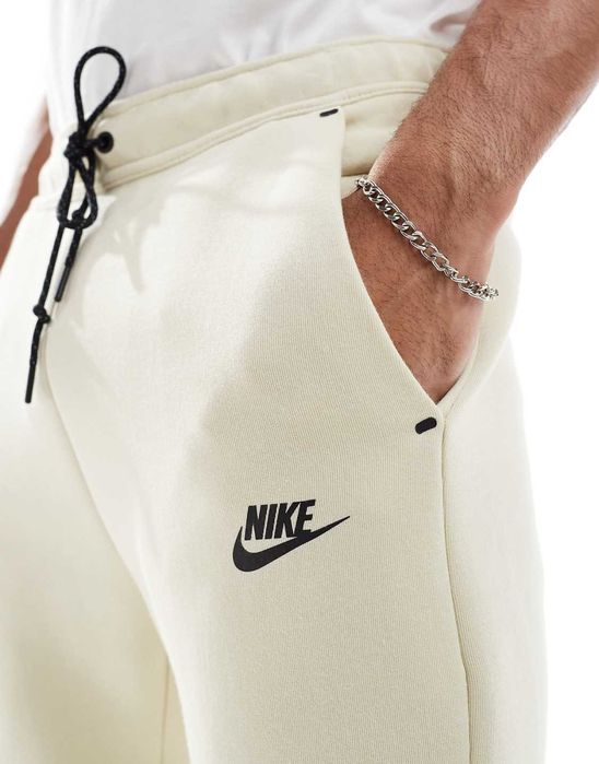Оригинално Nike Slim Fit долнище – НОВ с етикет