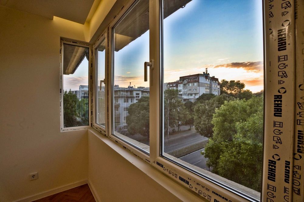 Продава се Четиристаен апартамент в Варна, Лятно кино Тракия - 120 кв.м за 2159 €/кв.м - Снимка #4