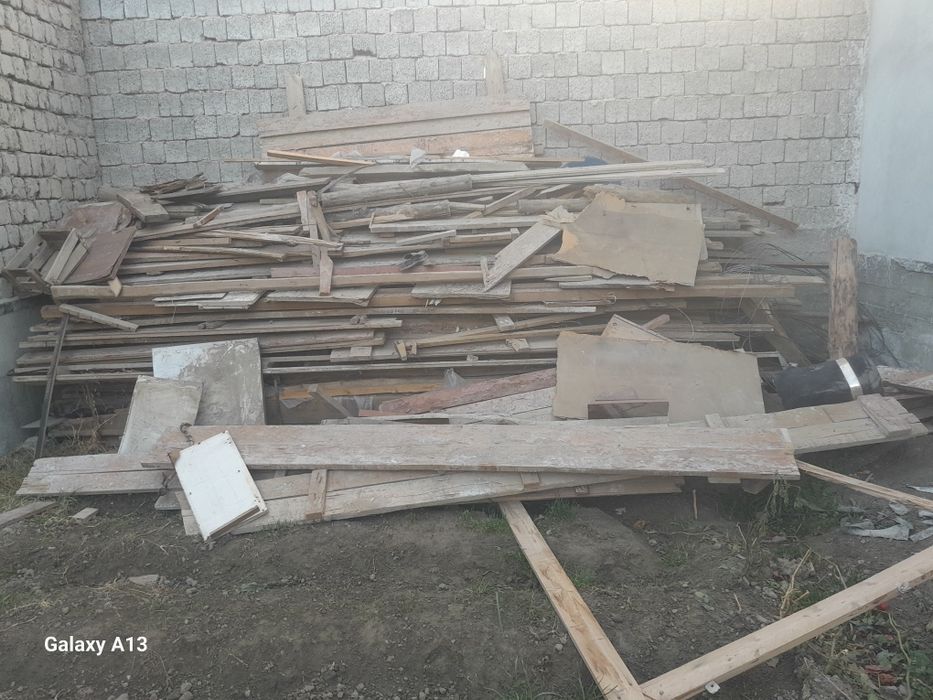 B.U taxta burus borollar bor 2 meyrerdan 4 6 metrliklariyam bor 3kup