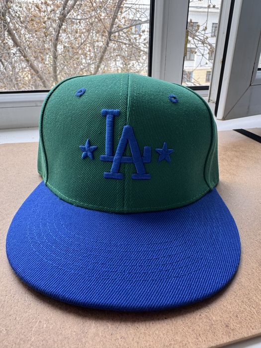 Продам бейсболку новую