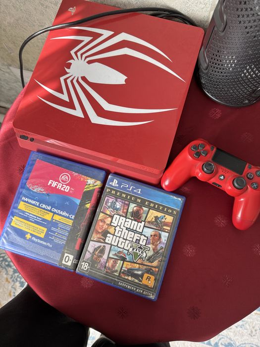 продаю PS4 лимитированая коллекция