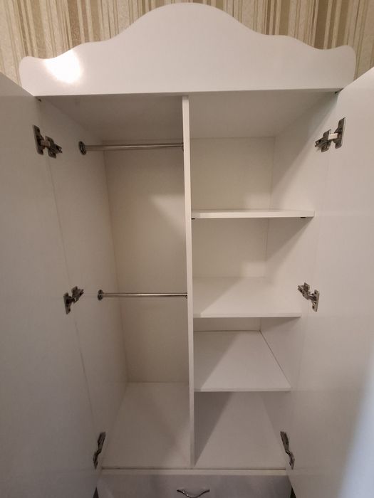 Детская кровать со шкафом.