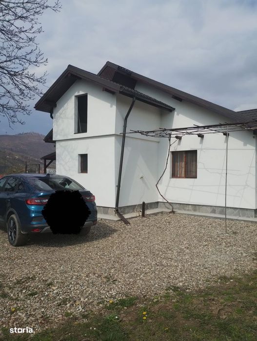 De vanzare casa Oituz-Bacau