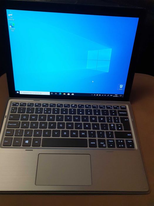 Лаптоп Dell Latitude 7210 2in1 чисто нов