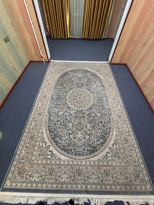 Продается палас в хорошим состоянии как новая