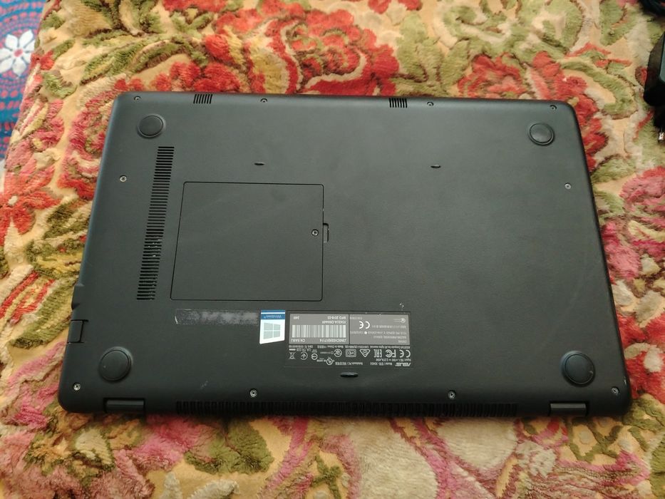 Laptop ASUS.  An 2018