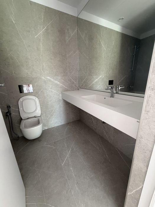 De vanzare apartament 4 camere ONE LAKE CLUB bloc D