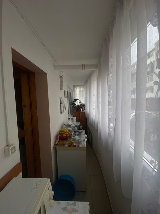 DE VÂNZARE: apartament 3 camere - Zărnești