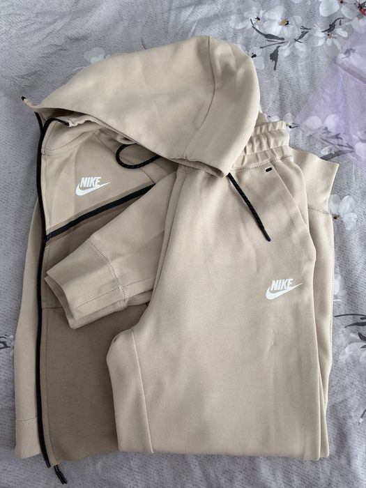 Дамски екип Nike tech fleece