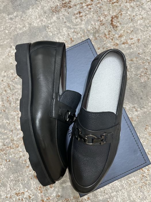 Продам туфли новые 43 размер