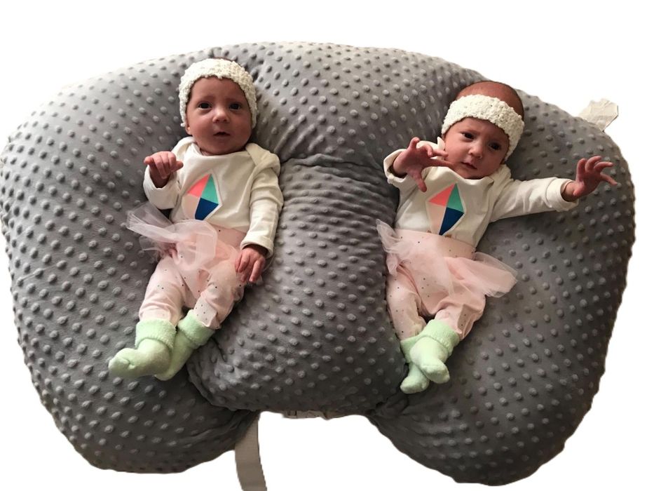 Възглавница за тандемно кърмене/хранене  на близнаци