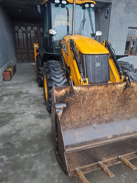 JCB 4CX погрузчик экскаватор