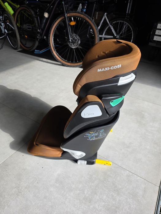Scaun auto pentru copii maxicosi