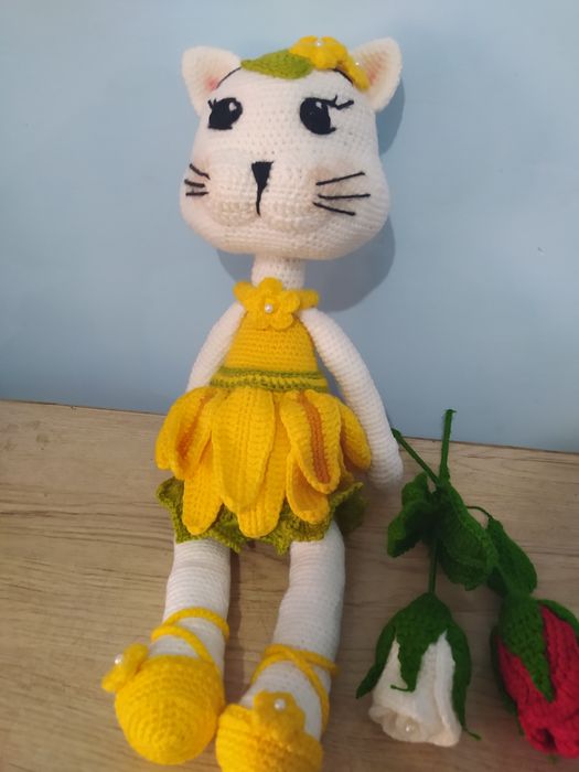 To'qilgan yumshoq o'yinchoq