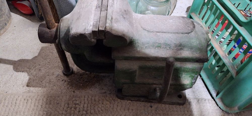 Продавам истинско менгеме