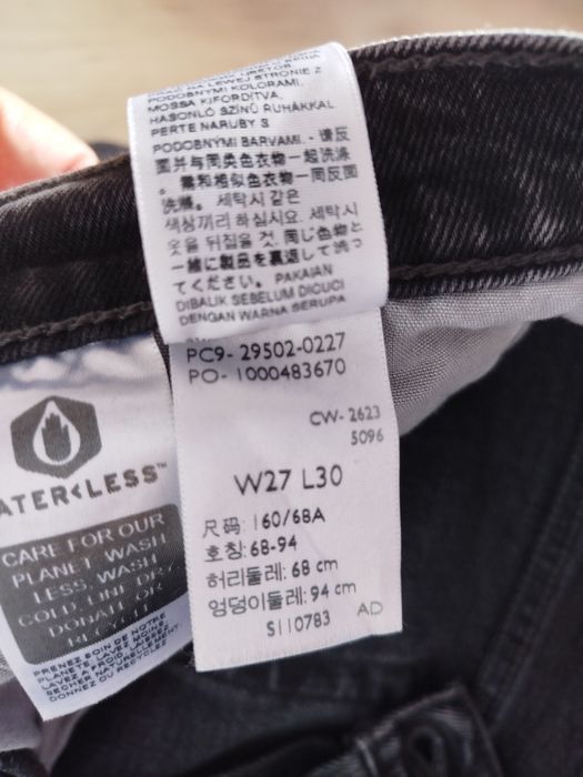 Дънки Levi's р-р 27