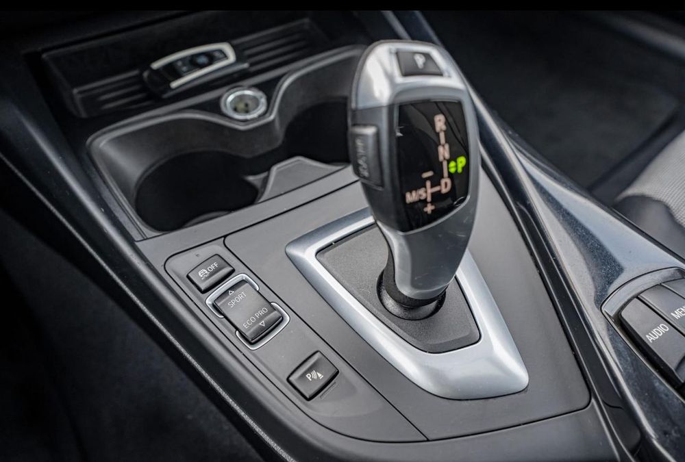 Bmw seria 1 _model Urban 2012_automat Impecabil/Distributie nouă