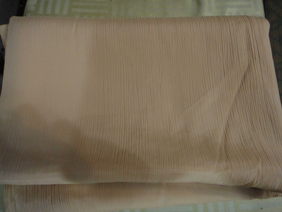 Продам ткань отрез крепдешина бежевого цвета